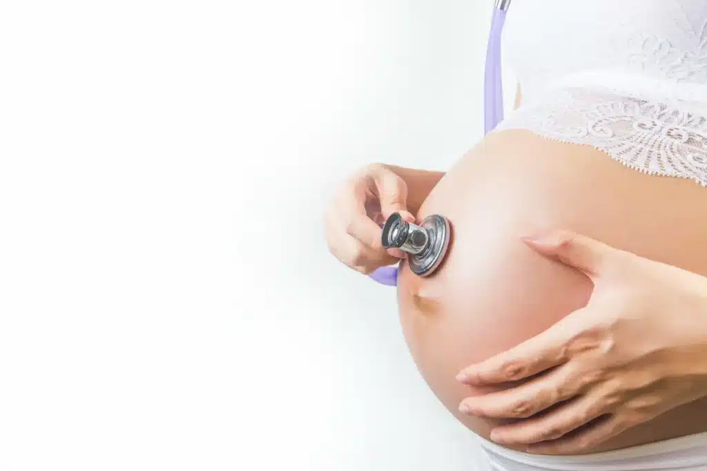 Sudden blurred vision in one eye: causes and solutions 3 pregnant woman using stethoscope examining her baby in her womb